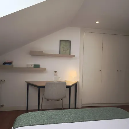 Bedrooms In Lisbon's Bairro Alto In Shared Kwatera prywatna *