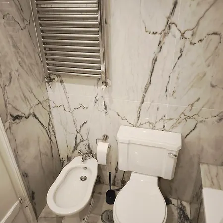Bedrooms In Lisbon's Bairro Alto In Shared * Lizbona