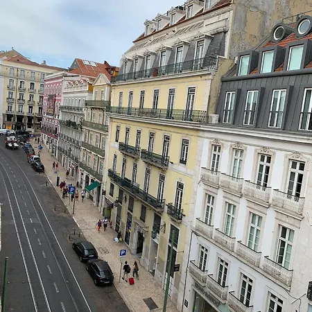 Rum i privatbostad Bedrooms In Lisbon's Bairro Alto In Shared Lisboa