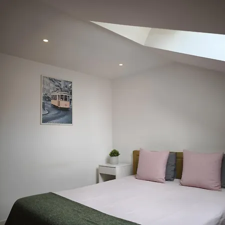 Bedrooms In Lisbon's Bairro Alto In Shared Lisboa